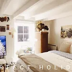 Проживание в семье Paris Authentic House Metro Line 14 Station Hopital Bicetre, Rer B Gentilly Ле-Кримлен-Бисетр