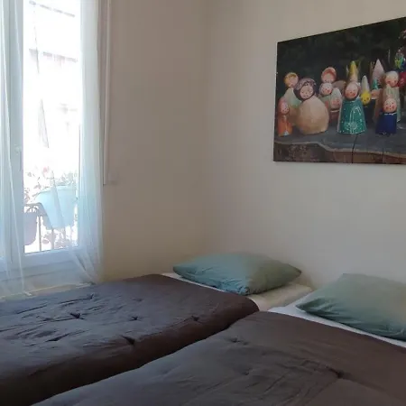 Paris Authentic House Metro 14 Station Hopital Bicetre, Rer B Gentilly Проживание в семье