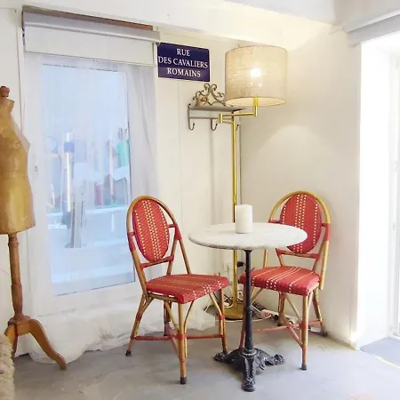 Séjour chez l'habitant Paris Authentic House Métro 14 Station Hôpital Bicêtre, Rer B Gentilly *